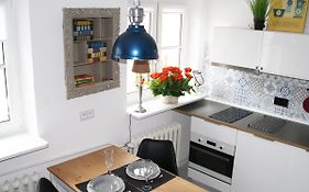 Elektoralna Warsaw Apartment